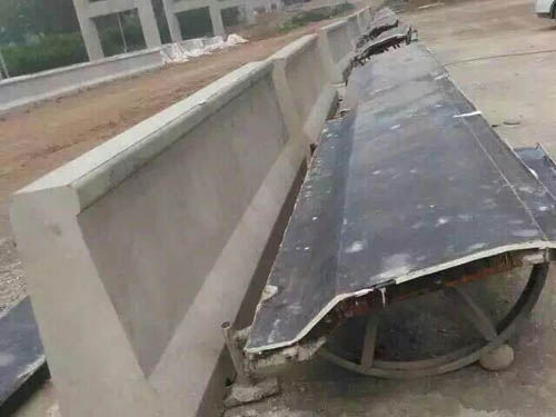 高速公路防撞墙澳洲10（中国）.jpg